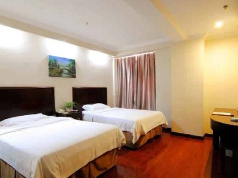 Greentree Inn Chongqing North Railway Station Express Hotel エクステリア 写真